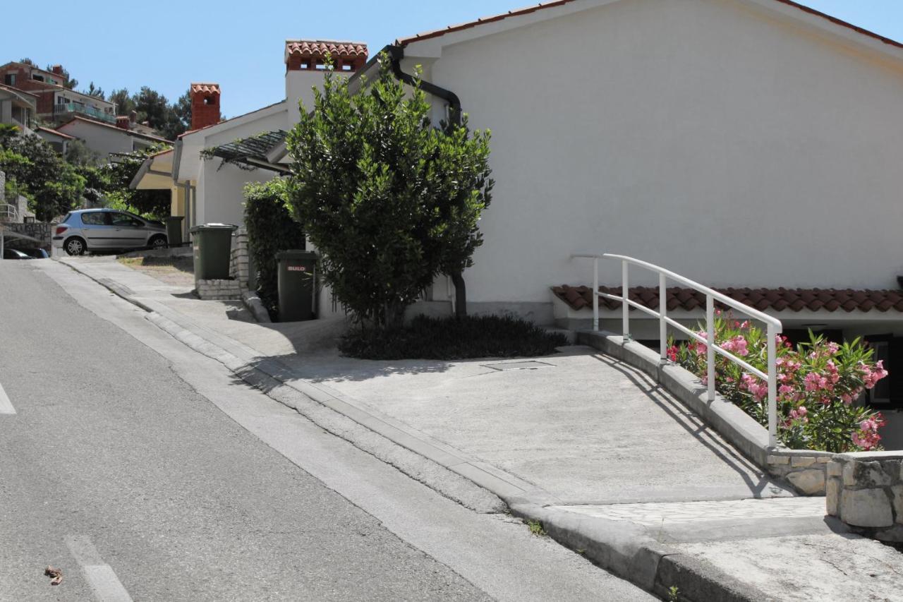 Apartments With A Parking Space Rabac, Labin - 2340 Exterior photo