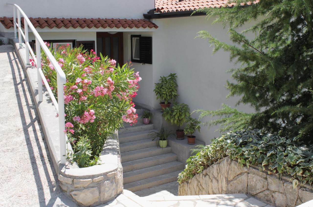Apartments With A Parking Space Rabac, Labin - 2340 Exterior photo